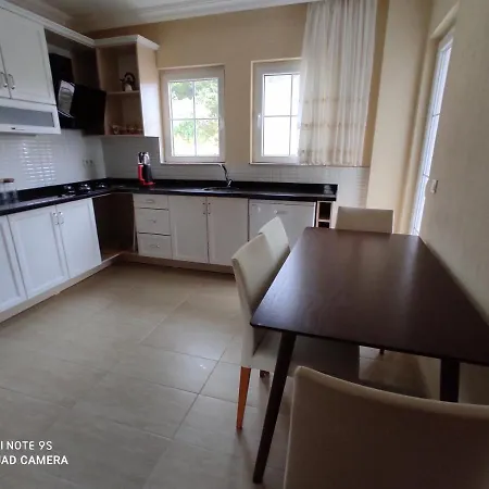 Guezey 3+1 Doga Ve Deniz Manzarali Apartment Kas