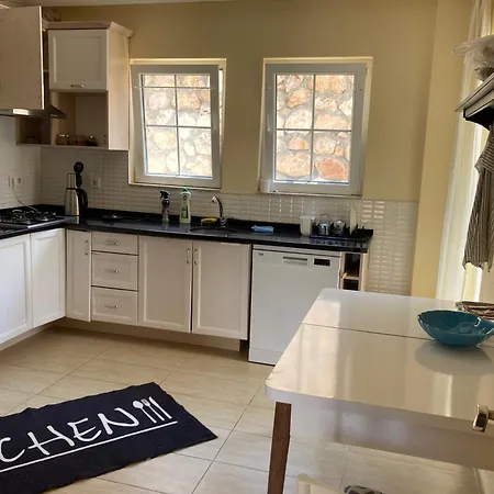 Guezey 3+1 Doga Ve Deniz Manzarali Apartmán *