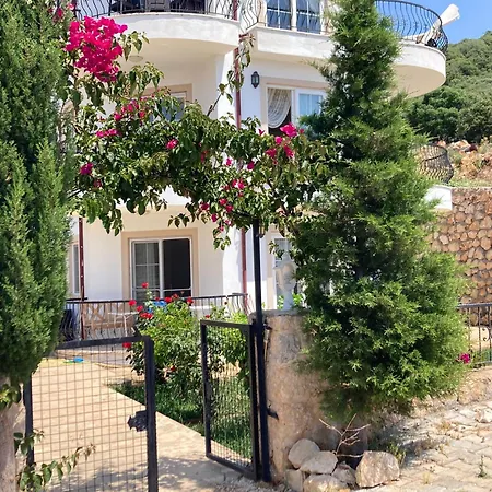 Apartmán Guezey 3+1 Doga Ve Deniz Manzarali *