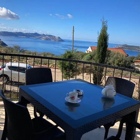 Guezey 3+1 Doga Ve Deniz Manzarali Kaş