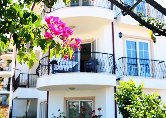 Guezey 3+1 Doga Ve Deniz Manzarali Appartement