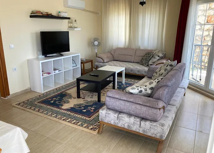 Guezey 3+1 Doga Ve Deniz Manzarali Kaş
