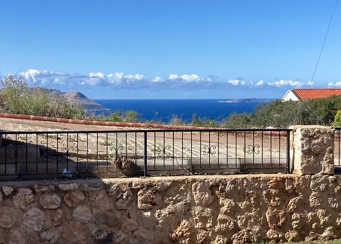 Guezey 3+1 Doga Ve Deniz Manzarali Appartement